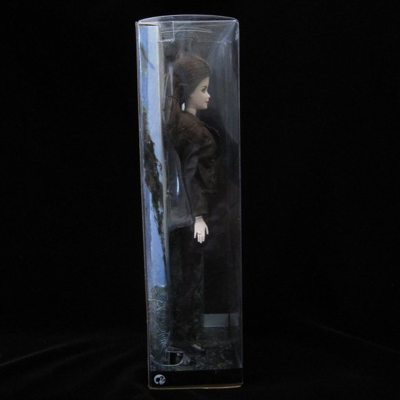 Twilight - Breaking Dawn Bella Barbie Doll - Picture 4 of 9